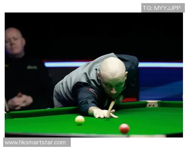 约翰·希金斯：斯诺克传奇人物的辉煌职业生涯与成就分析